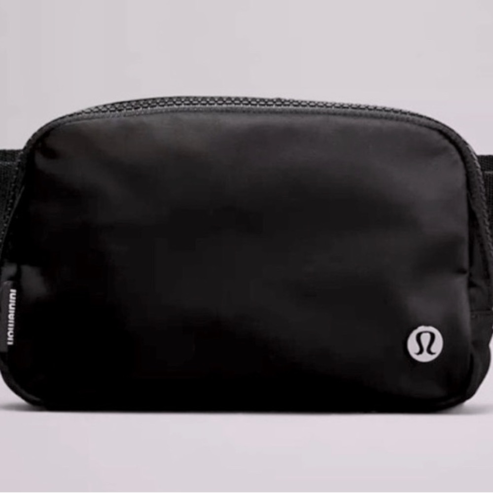 lululemon everywhere belt bag 🖤
